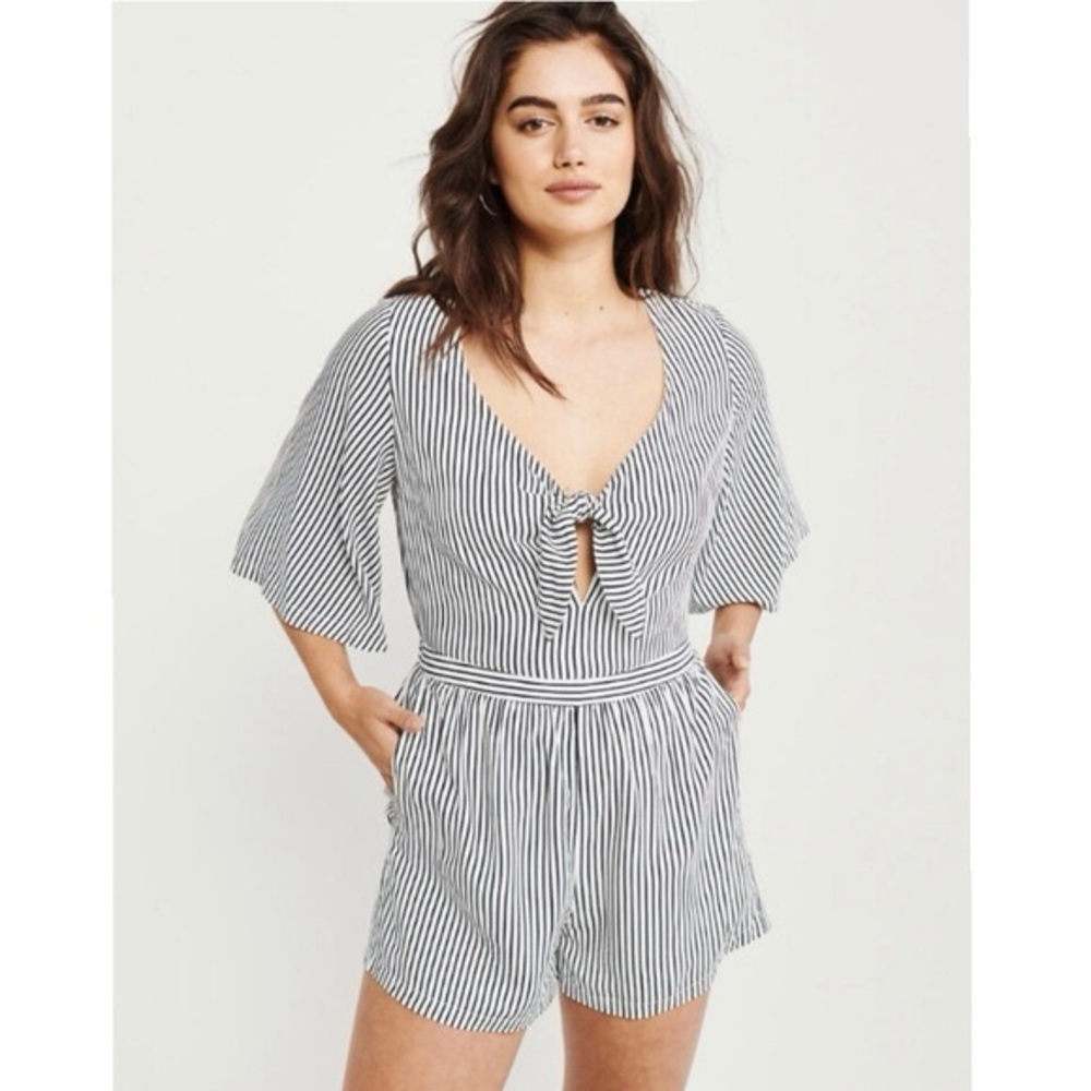 Abercrombie & Fitch Striped Romper Coastal Black White Kimono Sleeve M Petite